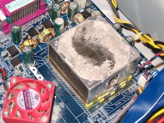 Пыльные компьютеры (31 фото)