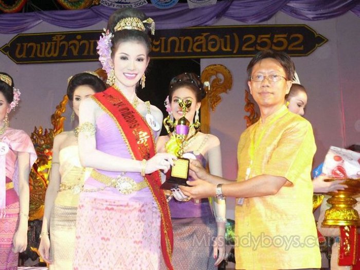 Конкурс красоты среди трансвеститов Таиланда (38 фото)