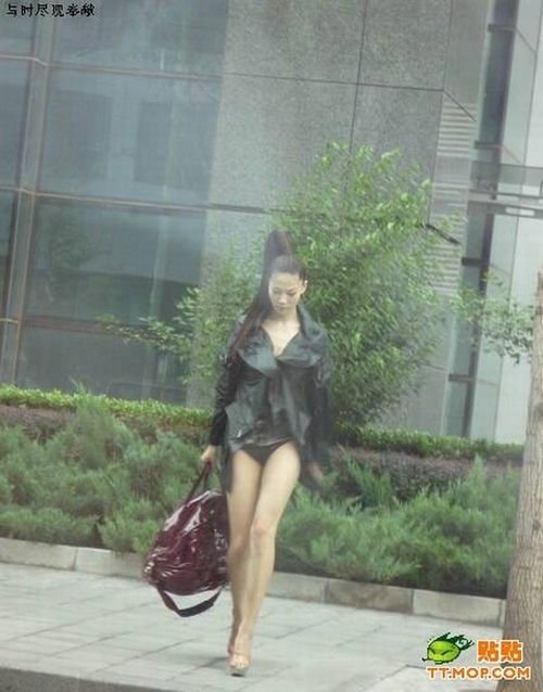 Как одеваются девушки в Пекине (4 фото)