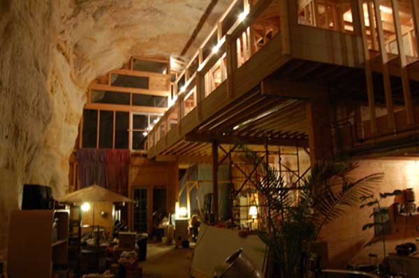 Дом в пещере (11 фото)